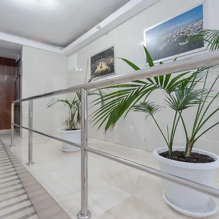 Appartamento Cosy Flat With Private Balcony - Historic Center By Rems *