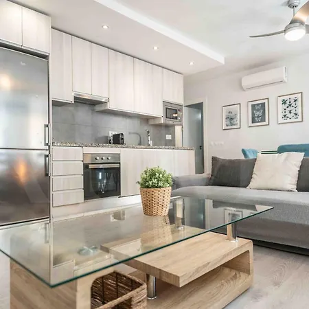Cosy Flat With Private Balcony - Historic Center By Rems *