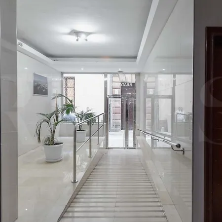 Cosy Flat With Private Balcony - Historic Center By Rems