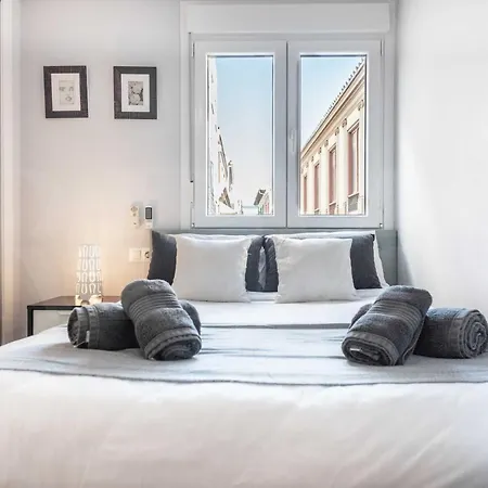 Apartment Cosy Flat With Private Balcony - Historic Center By Rems *