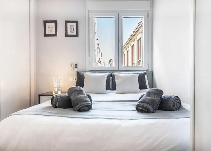Apartmán Cosy Flat With Private Balcony - Historic Center By Rems *