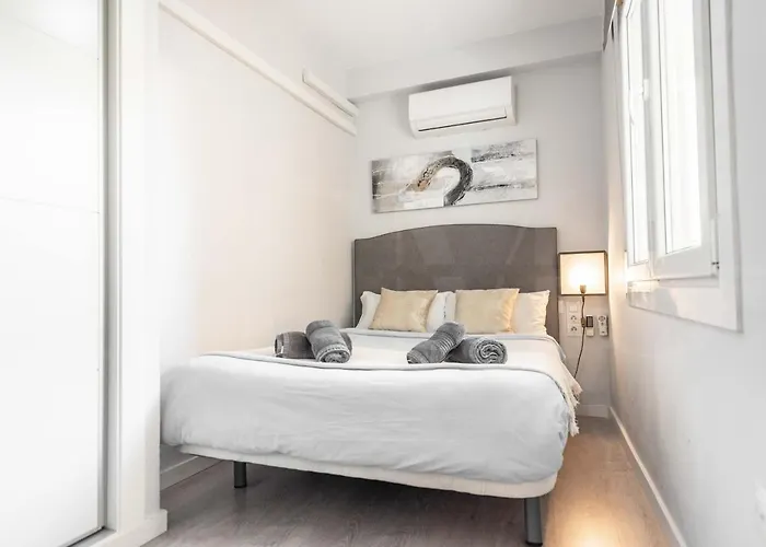 Apartmán Cosy Flat With Private Balcony - Historic Center By Rems *