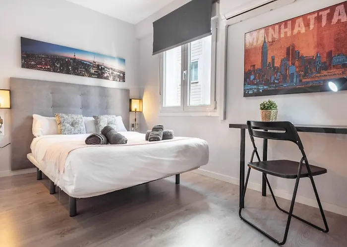 Cosy Flat With Private Balcony - Historic Center By Rems