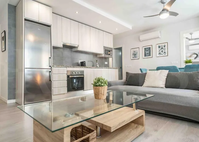 Cosy Flat With Private Balcony - Historic Center By Rems *